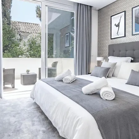 Vacation I Casa Regina, Walking Distance To The Beach, Private Shimmering Pool, 5min From Puerto Banus, Alarm System, World-class Dining Villa Marbella
