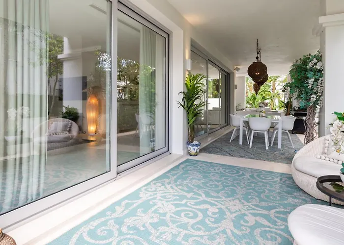 Vacation I Casa Regina, Walking Distance To The Beach, Private Shimmering Pool, 5min From Puerto Banus Villa *