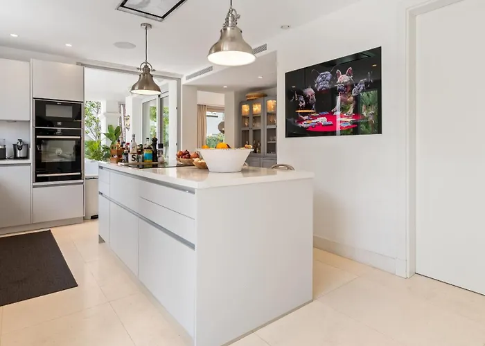 Vacation I Casa Regina, Walking Distance To The Beach, Private Shimmering Pool, 5min From Puerto Banus Marbella