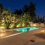 Vacation I Casa Regina, Walking Distance To The Beach, Private Shimmering Pool, 5min From Puerto Banus, Alarm System, World-class Dining فيلة ماربيا