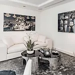 Vacation I Casa Regina, Walking Distance To The Beach, Private Shimmering Pool, 5min From Puerto Banus, Alarm System, World-class Dining