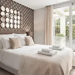 Vacation I Casa Regina, Walking Distance To The Beach, Private Shimmering Pool, 5min From Puerto Banus, Alarm System, World-class Dining *