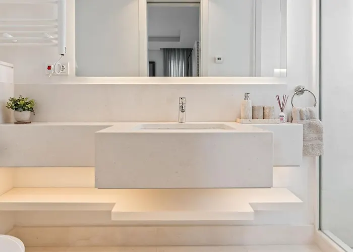 Villa Vacation I Casa Regina, Walking Distance To The Beach, Private Shimmering Pool, 5min From Puerto Banus *