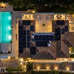 Vacation I Casa Regina, Walking Distance To The Beach, Private Shimmering Pool, 5min From Puerto Banus, Alarm System, World-class Dining Villa