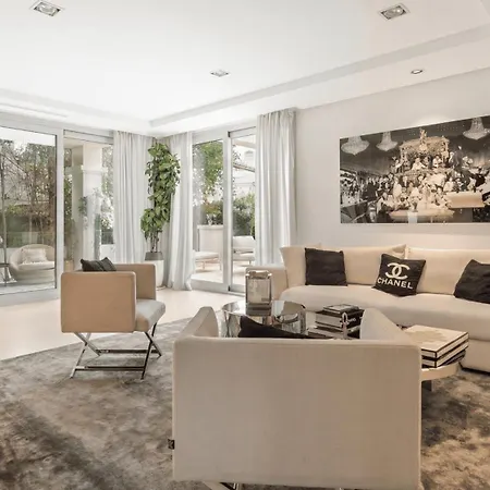 Vila Vacation I Casa Regina, Walking Distance To The Beach, Private Shimmering Pool, 5min From Puerto Banus, Alarm System, World-class Dining