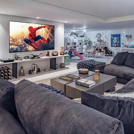 Vila Vacation I Casa Regina, Walking Distance To The Beach, Private Shimmering Pool, 5min From Puerto Banus, Alarm System, World-class Dining Marbella