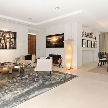 Vacation I Casa Regina, Walking Distance To The Beach, Private Shimmering Pool, 5min From Puerto Banus, Alarm System, World-class Dining * Marbella