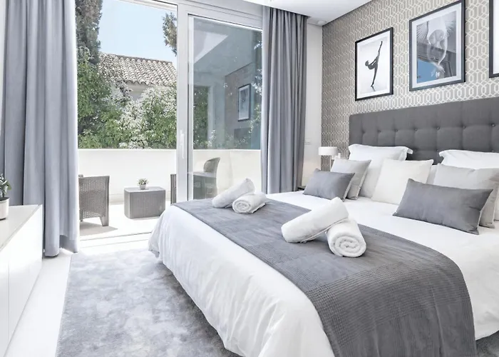 Vacation I Casa Regina, Walking Distance To The Beach, Private Shimmering Pool, 5min From Puerto Banus Villa Marbella