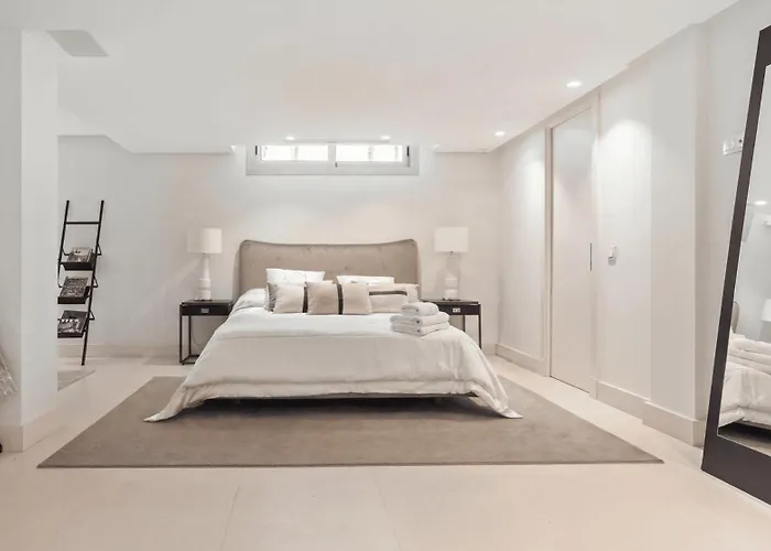 Villa Vacation I Casa Regina, Walking Distance To The Beach, Private Shimmering Pool, 5min From Puerto Banus Marbella