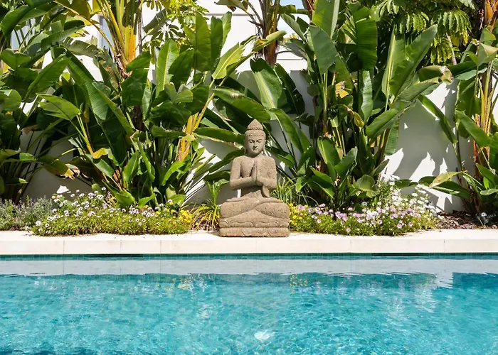 Villa Vacation I Casa Regina, Walking Distance To The Beach, Private Shimmering Pool, 5min From Puerto Banus *