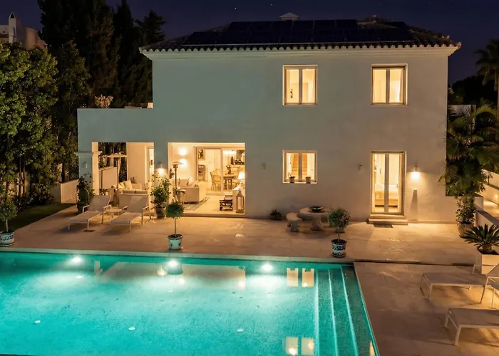 Villa Vacation I Casa Regina, Walking Distance To The Beach, Private Shimmering Pool, 5min From Puerto Banus *
