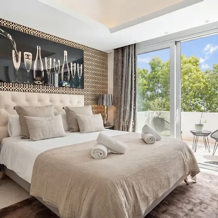 Villa Vacation I Casa Regina, Walking Distance To The Beach, Private Shimmering Pool, 5min From Puerto Banus, Alarm System, World-class Dining *